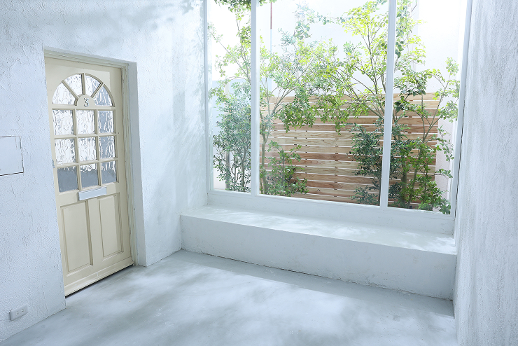 自然光に包まれる木漏れ日スペース