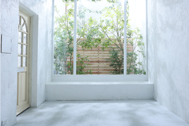 自然光に包まれる木漏れ日スペース