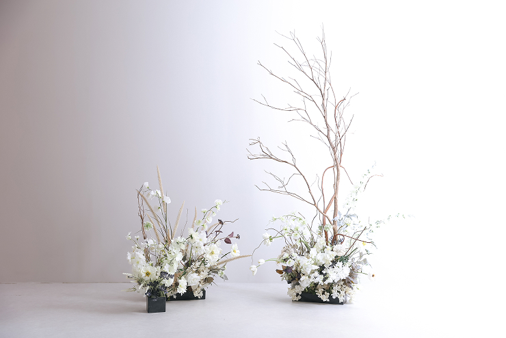 アーチ型窓のあるスタジオ